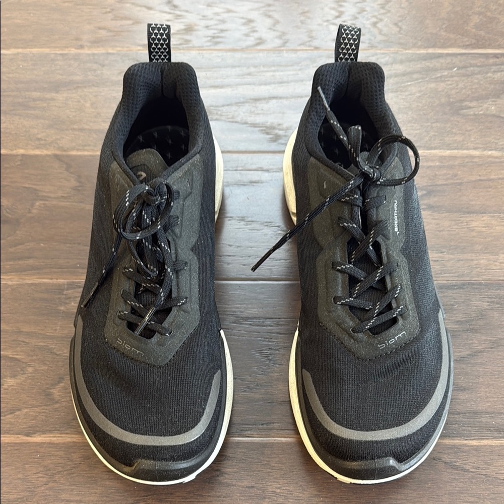 Woman's ECCO Sport Biom 2.2 Textile Cross Trainer Sneaker - barely worn
